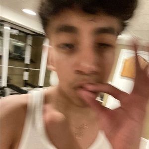 Meet your Posher, Yobi